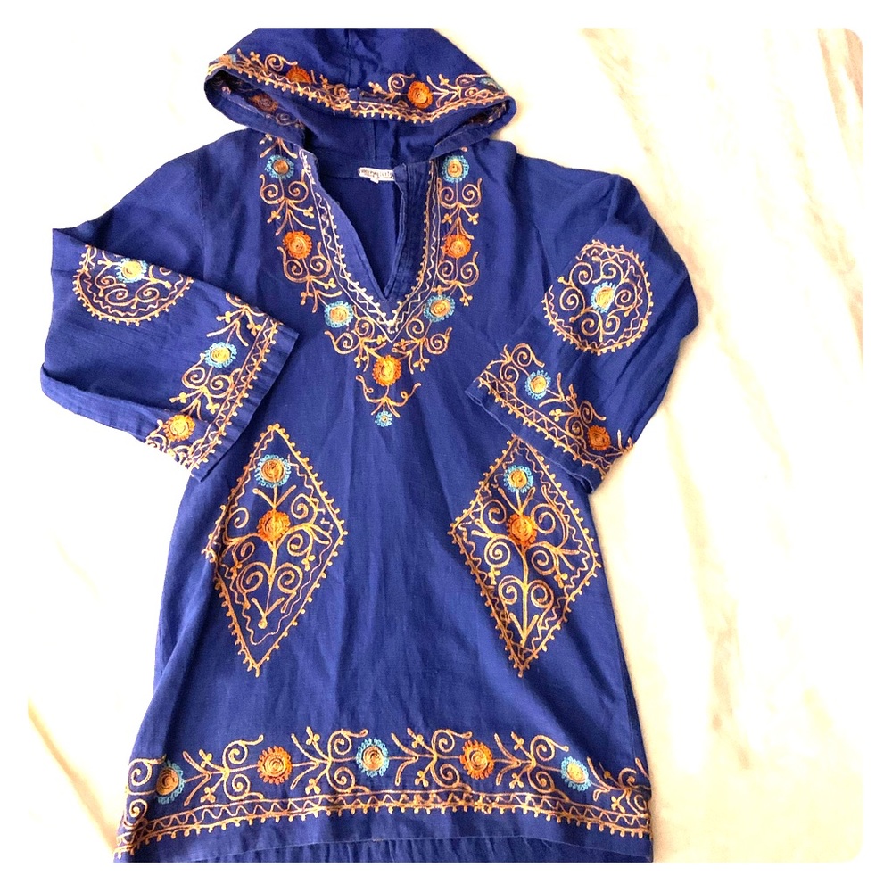 Embroidered tunic with hood